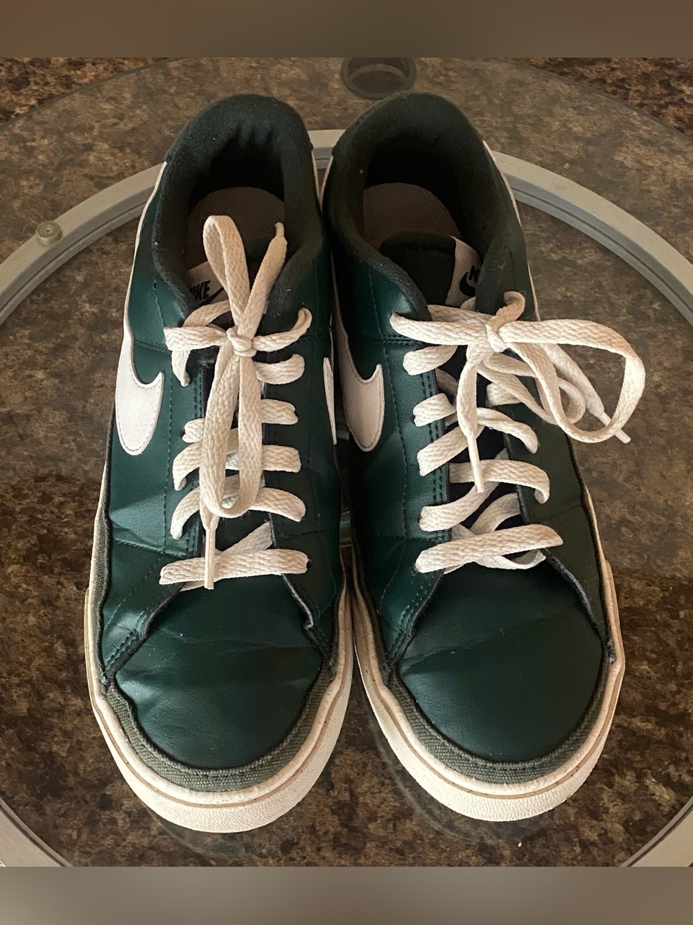 Nike Green Low-Top Sneakers with White Swoosh Men’s 8.5 - Picture 8 of 10
